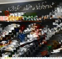 Cafe La Hoot - Hotel Accommodation