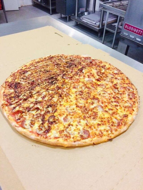 Rocky's Pizza - Hotel Accommodation 0