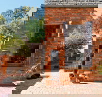 Sally's Paddock at Redbank Winery - Hotel Accommodation