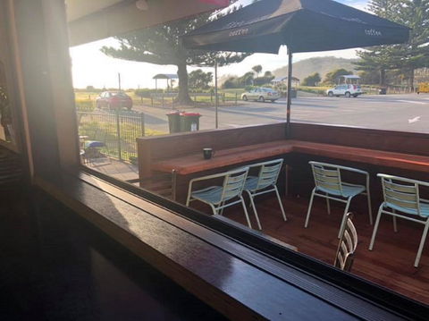 Surf Beach Cafe - Hotel Accommodation 2