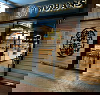 Two Hans - Hotel Accommodation