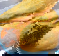 Theo's Fish Bar - Hotel Accommodation