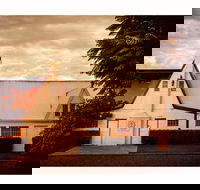 Lake's Folly Vineyard - Hotel Accommodation