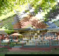 Pipers By The Lake - Hotel Accommodation