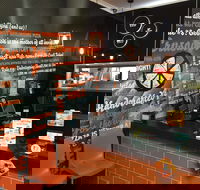 Pizza Capers - Chatswood - Springwood - Hotel Accommodation