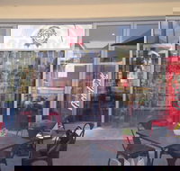 Crispy's Pies - Hotel Accommodation