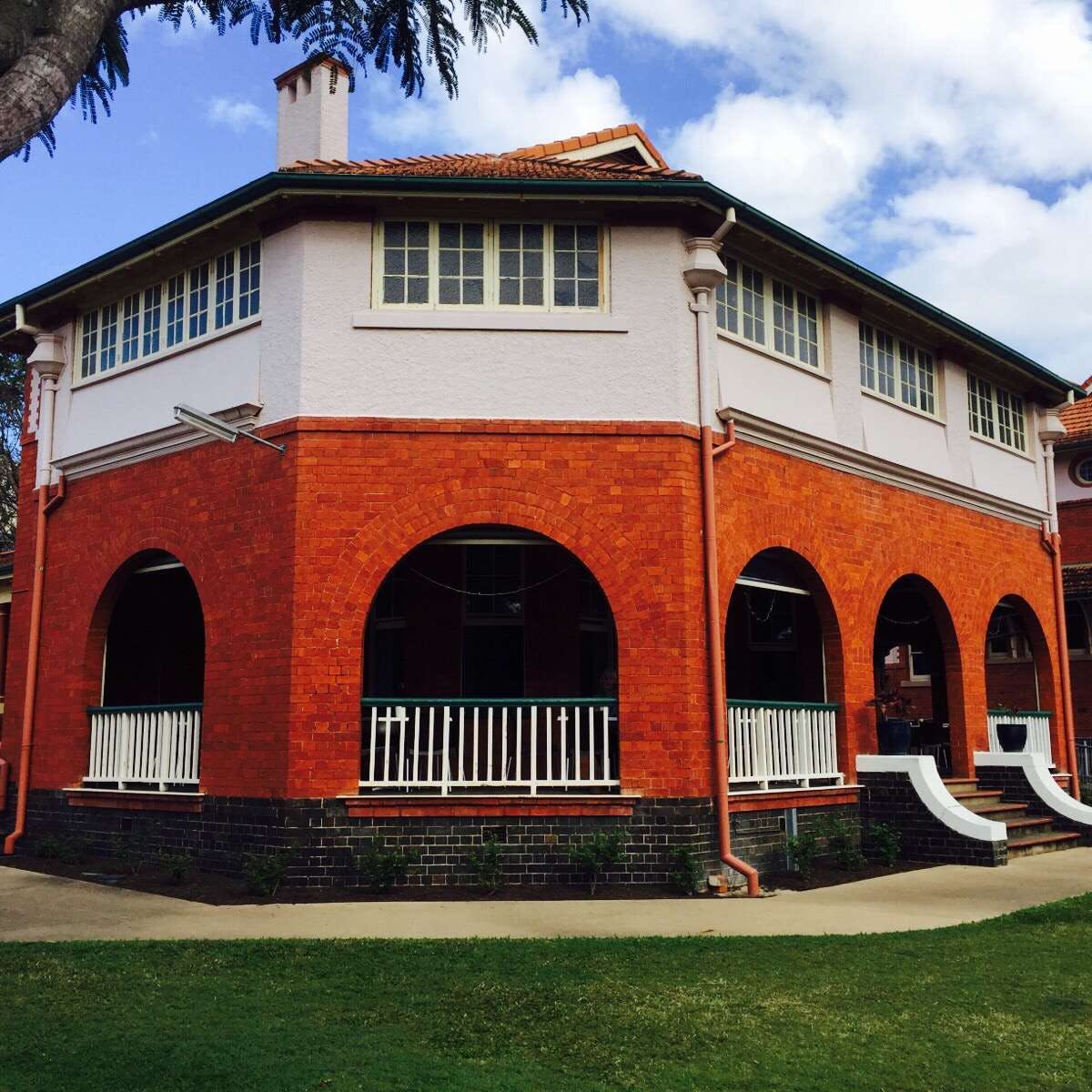 Antigua QLD Hotel Accommodation