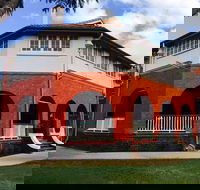 Muddy Waters Cafe - Hotel Accommodation