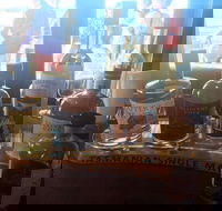 Bruny Island Smokehouse  Wine Bar - Hotel Accommodation