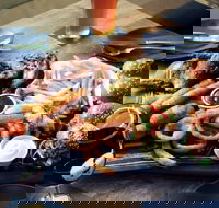 Ducks Nuts Bar  Grill - Hotel Accommodation