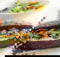 Mon Thani Curry Palace - Hotel Accommodation