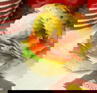 Nathan's Famous - Prairiewood - Hotel Accommodation