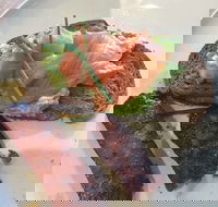 Four Leaves Cafe - Hotel Accommodation