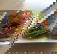 Spizzico Gourmet Deli Cafe - Hotel Accommodation