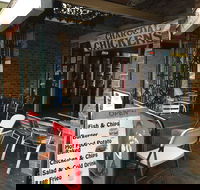 Springwood Charcoal Chicken Spot - Hotel Accommodation