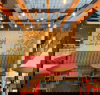 Ruby Chews Burgers and Shakes - Hotel Accommodation