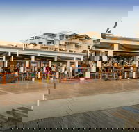 The Wharf Bar and Restaurant - Hotel Accommodation