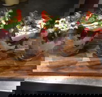 Caf Relish - Hotel Accommodation