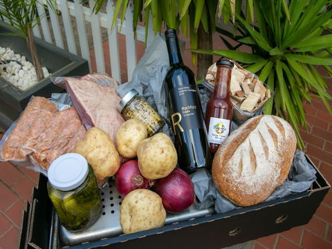 Rochford Wine And Grocery Delivery - Hotel Accommodation 0