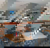 Sandyfoot Caf and Bar - Hotel Accommodation