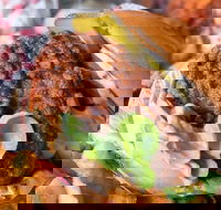 Fat Belly Jack's - Hotel Accommodation