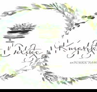 Knights Delites - Hotel Accommodation