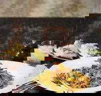Pizzeria Bellucci - La Piazza - Hotel Accommodation