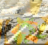 The Pot 'n' Kettle Coffee House - Hotel Accommodation