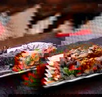 Two Doors - Closed Until Further Notice - Hotel Accommodation