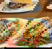 La Piazetta Cafe - Hotel Accommodation