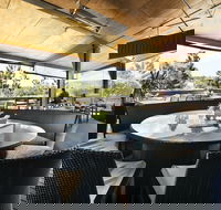 Pacific Pines Tavern - Hotel Accommodation