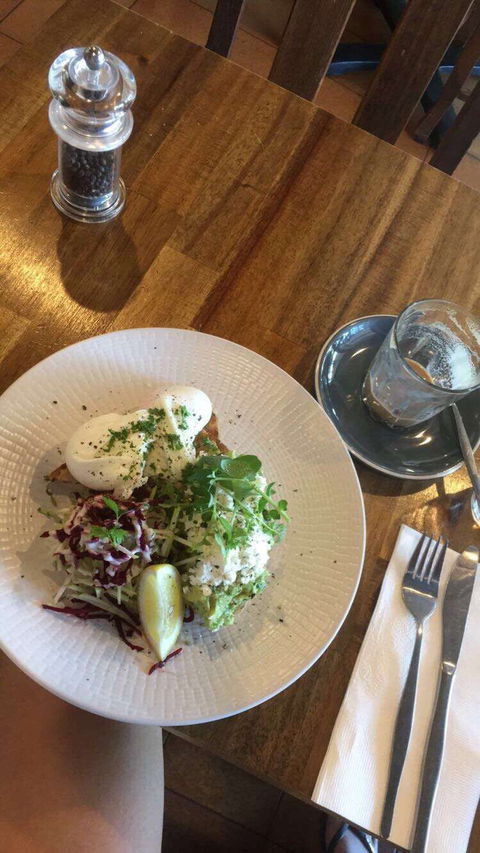 Chain Of Fools - Hotel Accommodation 0