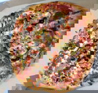 Al Taglio Woodfire Pizzeria - Hotel Accommodation