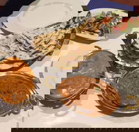 Cobra Cafe and Moonshine - Hotel Accommodation