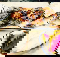 Don Louie's - Hotel Accommodation