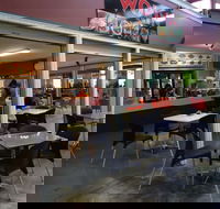 Wisdom Bar and Cafe - Hotel Accommodation