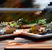 Avocados Bar and Cafe - Hotel Accommodation