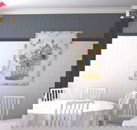 Dinmore Cottage - Hotel Accommodation