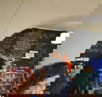 Henry  Rose - Hotel Accommodation