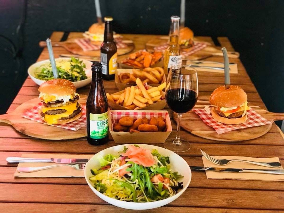 Parwan VIC Hotel Accommodation