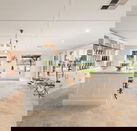 1813 Cellar Door - Hotel Accommodation