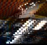 The Lion Of Waterloo Restaurant - Closed Until Further Notice - Hotel Accommodation