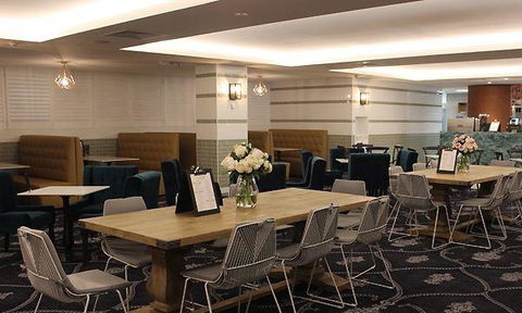 Eat At Whalers - Hotel Accommodation 2