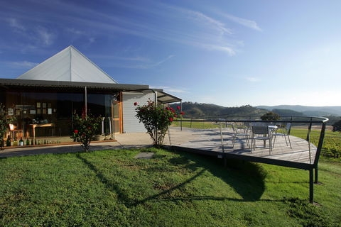 Dalwhinnie Wines - Hotel Accommodation 1
