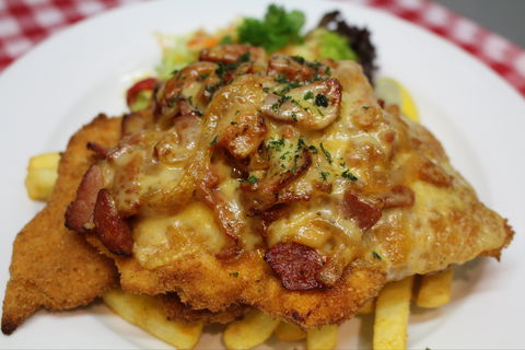 Austrian Schnitzelhaus Erina - Hotel Accommodation 0