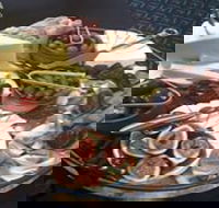 Provisions Deli and Grocery - Hotel Accommodation