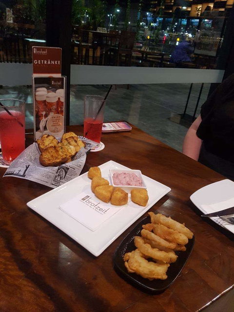 Brotzeit German Beir Bar & Restaurant - Hotel Accommodation 0