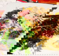 Breakers Bar  Cafe - Hotel Accommodation