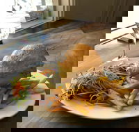 Bowning Hotel Dining - Hotel Accommodation