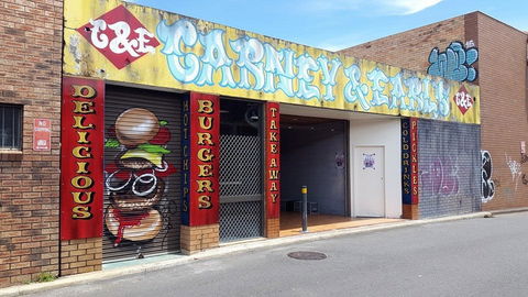 Carney & Earl's - Hotel Accommodation 0